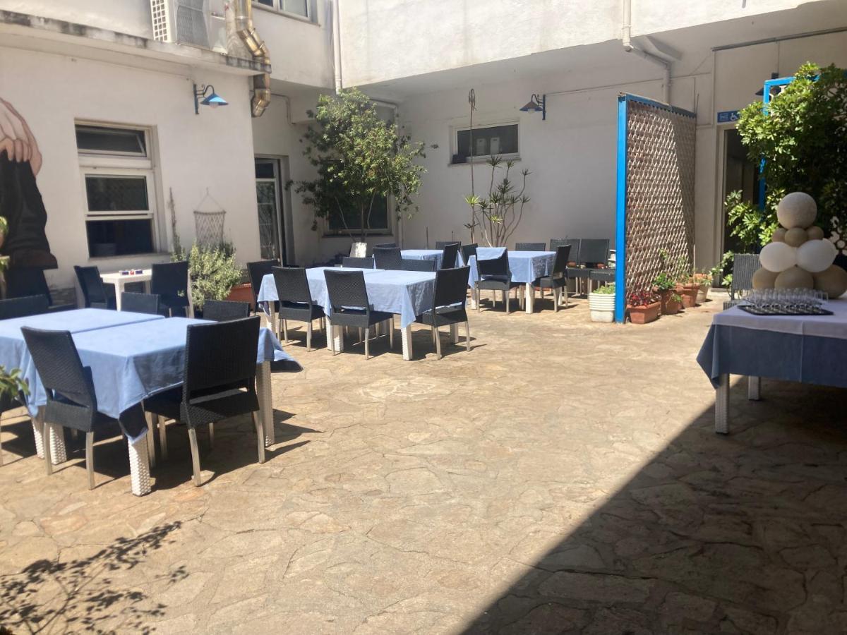 Hotel L'Ancora Ла-Калетта Екстер'єр фото
