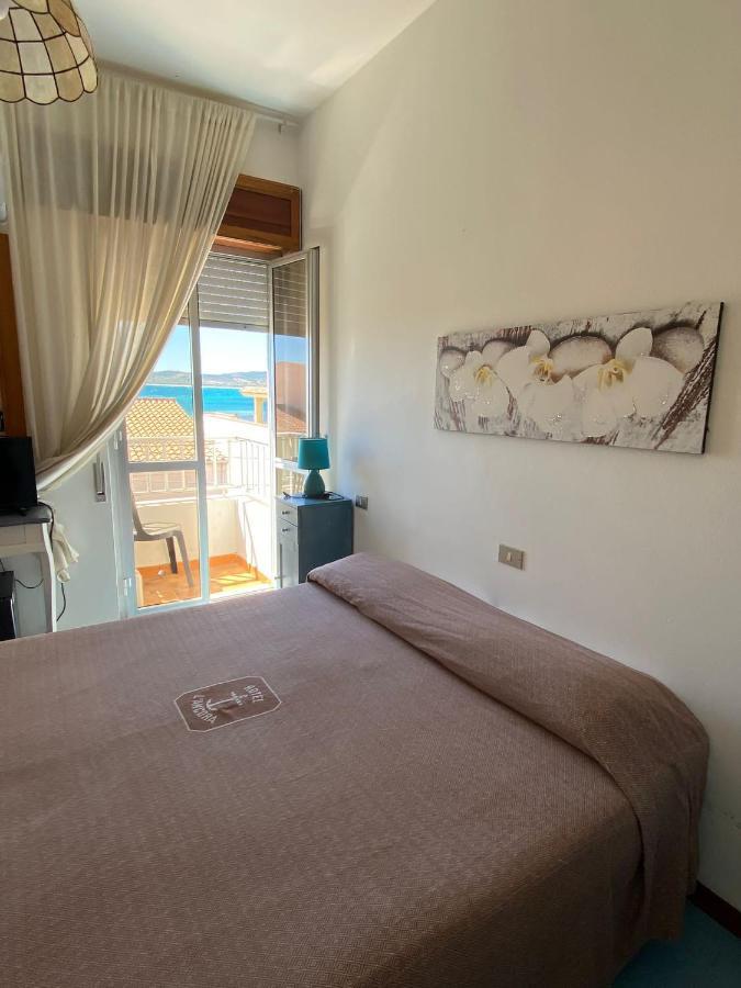 Hotel L'Ancora Ла-Калетта Екстер'єр фото