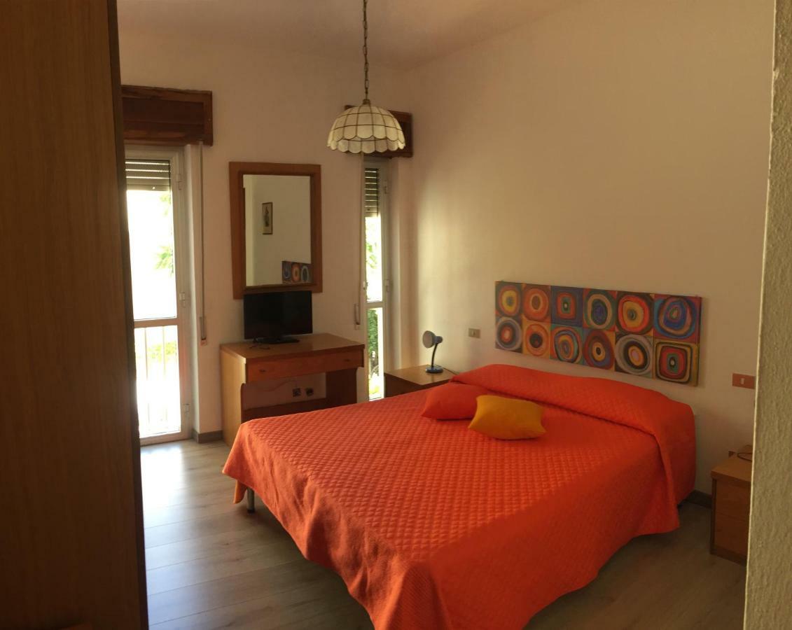 Hotel L'Ancora Ла-Калетта Екстер'єр фото